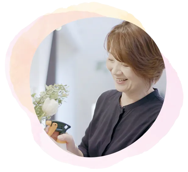 カジェールのスタッフイメージ　丁寧な研修とサポートを行っている画像